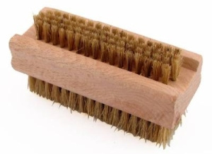 SZCZOTECZKA DO RAK LEKARSKA DREWNIANA